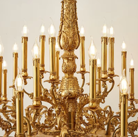 Lámpara de Techo de Lujo con Colgante de Cobre Dorado, Gran Araña de Latón Antiguo, Estilo Candelabro, para Villa Francesa, Hogar y Villa de Mediados de Siglo