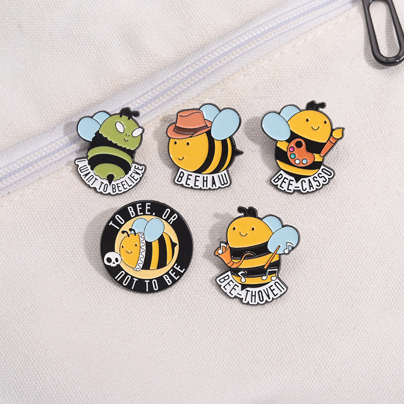 Bee Proud Brooch Pin Custom LGBT rainbow Lapel Badges Pride Soft