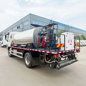 Camion de distribution <span class=keywords><strong>d</strong></span>'asphalte 10 tonnes ISUZU GIGA, camion pulvérisateur de bitume, <span class=keywords><strong>prix</strong></span> usine, à vendre - Product Image 6