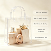 Sac fourre-tout en PVC transparent avec poignée carrée rigide, logo et couleur personnalisés pour les cadeaux de mariage, les cosmétiques, les emballages floraux pour fêtes