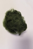 Fibres de polyester recyclé pour le rembourrage des coussins, des poufs et des sièges au sol dans les intérieurs de maison