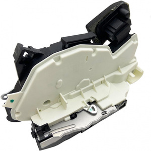 กลไกล็อคฝากระโปรงท้าย 5K1837015E สำหรับระบบล็อคกลางเจตต้า - Product Image 1