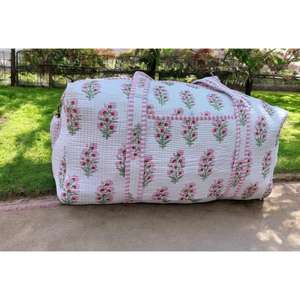 Bolsa de Lona Acolchada de Algodón con Estampado Artesanal, Ligera, Interior Espacioso, Construcción Duradera, Diseño Elegante, Ideal - Product Image 4