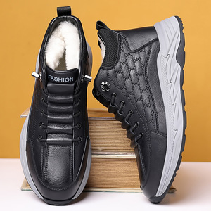 Zapatos de algodón cálidos con forro polar para hombre, botas de nieve de cuero impermeables antideslizantes y gruesas de color negro para personas de mediana edad y mayores - Product Image 1