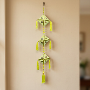 Cerf-volant traditionnel artificiel à triple fleur verte Latkan - Product Image 3
