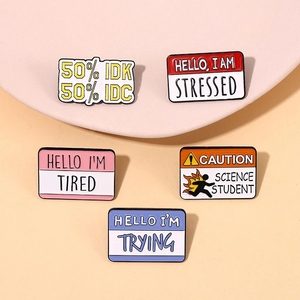 Bonjour JE suis En Train de Creative Lettre Émail Broche Géométrie Bonjour Im Fatigué Phrase Alliage Pins Badge Vêtements Accessoires Polyvalent - Product Image 1