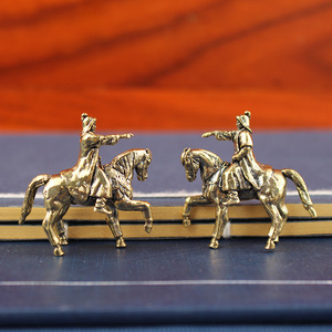 Dingtong Brass - Genghis Khan, il grande della sua era, Temujin, ornamenti per tavolo da tè e <span class=keywords><strong>caffè</strong></span>, a cavallo - Product Image 2