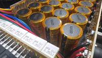 1000W Profesyonel 4 Kanallı Metal Güç Amplifikatörü, Renkli LCD Ekran ve Sahne, KTV, Konferans Ses Sistemleri için XLR Girişi ile