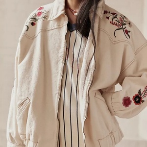 Nouvelle veste en jean beige pour femme 2025 avec broderie florale, coupe décontractée pour le printemps et l'automne - Product Image 2