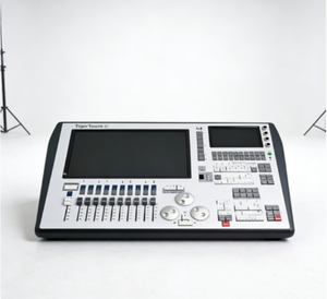 คอนโซลควบคุมไฟ DMX ระดับมืออาชีพ TigerTouch III - ตัวควบคุมไฟเวทีแบบหลายช่องสัญญาณสำหรับคอนเสิร์ต ดีเจ และงานอีเวนต์ - Product Image 4