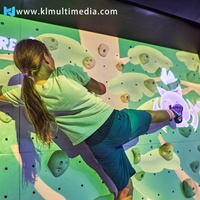 Permainan Dinding Panjat Interaktif untuk Anak-Anak Mesin Proyeksi Interaktif Dalam Ruangan Realitas Tertambah Sistem Elektrik Rock Kinect