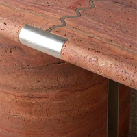 Table à manger en marbre travertin naturel DH, base de colonne décorative en métal découpé, mobilier de salle à manger design sur mesure