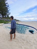 Planche à pagaie gonflable Aqua Plus en PVC épais de 15 cm pour lacs et rivières, tous niveaux, portable, tout inclus (pagaie et pompe)