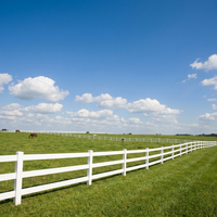 Clôture de paddock pour chevaux en PVC blanc, 3 rails, traitée thermiquement, avec treillis et portails, écologique, pour ranch, avec modélisation 3D
