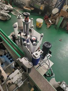 Máquina de Llenado Automática de Alta Velocidad de Cuatro Cabezales para Bebidas y Productos Químicos con PLC y Motor - Product Image 1