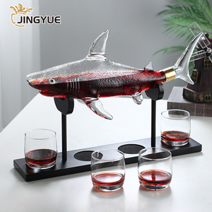 Ensemble de carafe en forme de requin 1000ml fabriqué à la main verre à liqueur transparent vin <span class=keywords><strong>whisky</strong></span> avec 4 verres pour Vodka Scotch <span class=keywords><strong>Bourbon</strong></span> - Product Image 1