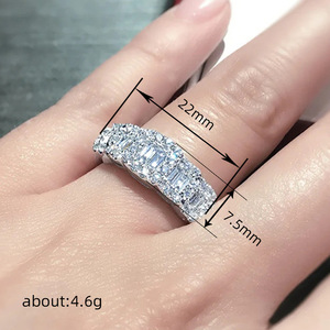 Anello Geometrico Elegante, Gioiello Minimalista da Indossare Quotidianamente per Donne, Stile per Matrimonio, Fidanzamento e Proposta - Product Image 4