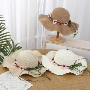 Chapeau de soleil en paille à large bord avec logo personnalisé, motif floral pour enfants, protection UV, idéal pour les vacances à la plage, vente en gros - Product Image 2