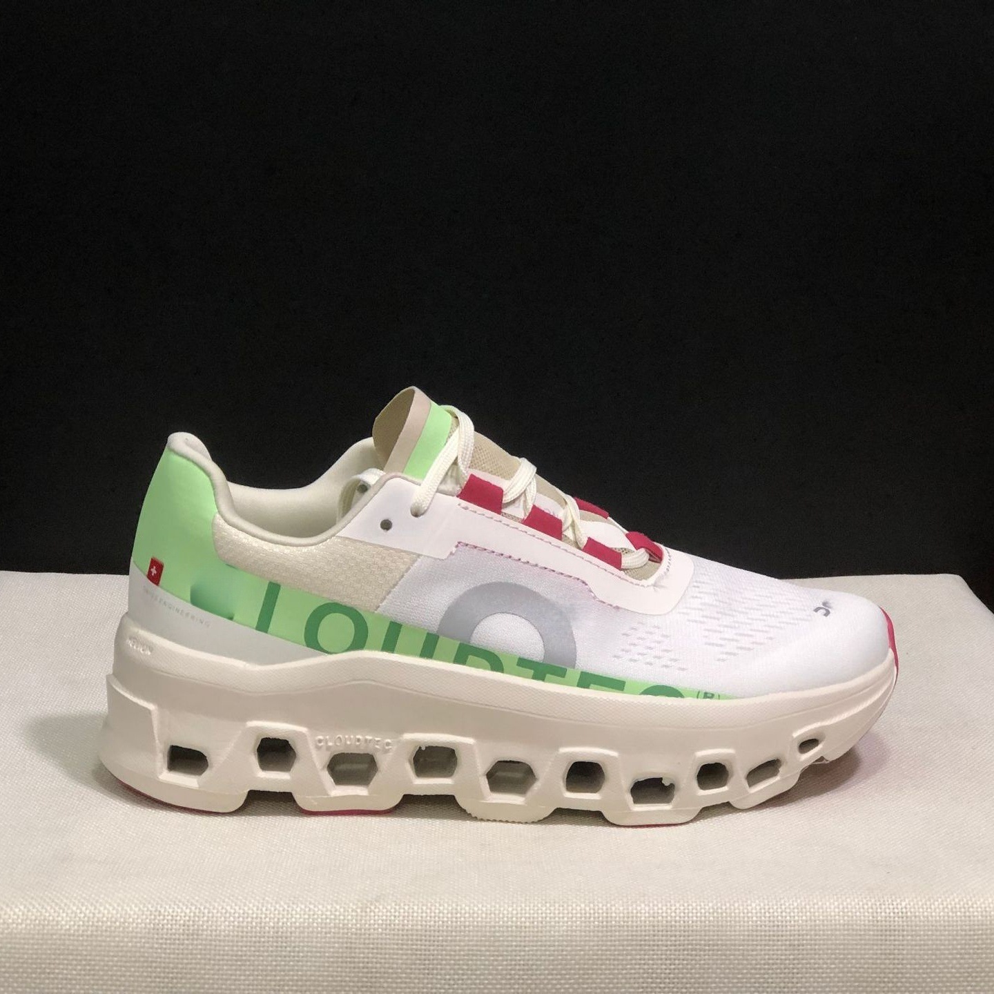 Vert gazon et blanc