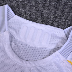 Nom et numéro personnalisés 2025 <span class=keywords><strong>maillot</strong></span> de football domicile/extérieur 100% Polyester séchage rapide col en V joueur équipe Football Fans édition T-shirt - Product Image 2