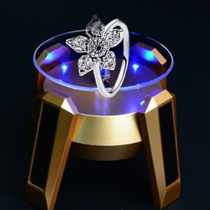 แหวนผู้หญิงเงินแท้ 925 รูปหัวใจประดับโบว์ ประดับเพชรซิคอน คลาสสิก เหมาะสำหรับวันวาเลนไทน์และงานแต่งงาน - Product Image 4