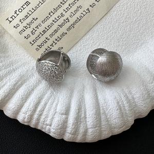 Pendientes de Plata de Ley S925, Estilo Italiano, con Bola Redonda, Diseño de Lujo Ligero, Básicos y Modernos, Venta al por Mayor - Product Image 3