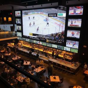 RAYBO Yüksek Çözünürlüklü 4k 8k İç Mekan Spor Barı Hd LED Video Duvarı COB P0.9 LED Ekran İnce Piksel Aralıklı LED Ekran - Product Image 3