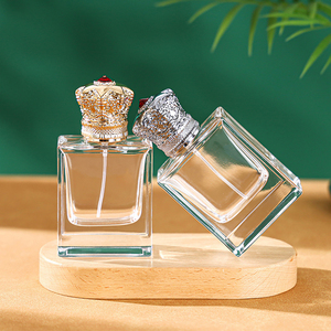 Botella de Perfume de Vidrio Transparente Cuadrada Plana de Alta Calidad de 50 ml, Botella de Perfume de Vidrio con Pulverizador - Product Image 4