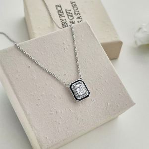 Collar de Plata de Ley 925 con Baño de Rodio, Diseño Rectangular con Circonita Cúbica 5A, Corte Esmeralda, Cadena de Eslabones, Joyería Dylam - Product Image 6