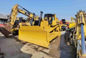 รถดันดินตีนตะขาบ Caterpillar D7H/D7G/D7R ปี 2016 มือสอง พร้อมเครื่องยนต์ CAT 3306 กำลัง 250 กิโลวัตต์ ความจุดันดิน 4 เมตร พร้อมวินซ์ ผลิตในญี่ปุ่น ขาย - Product Image 2