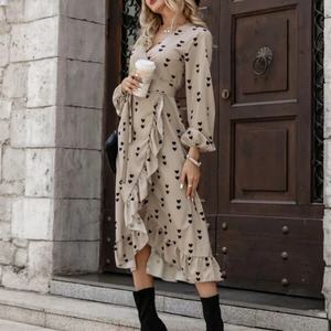 Vestido midi acampanado con cuello en V, estampado de corazones, volantes y lazo lateral, de manga larga y corte regular, al por mayor - Product Image 5