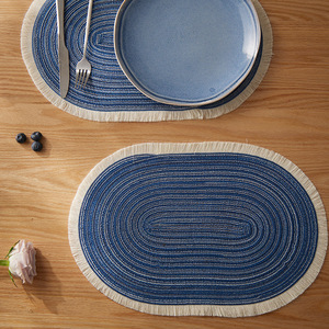 Mantel individual ovalado tejido estilo japonés con borlas, aislante del calor, de poliéster y algodón, para uso en la mesa de comedor. - Product Image 2