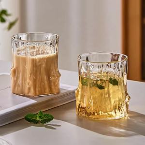 Mug à café latte côtelé résistant à la chaleur, <span class=keywords><strong>en</strong></span> <span class=keywords><strong>verre</strong></span> borosilicate transparent de haute qualité, design 'Party Tree Stump', pour jus, lait et thé - Product Image 1