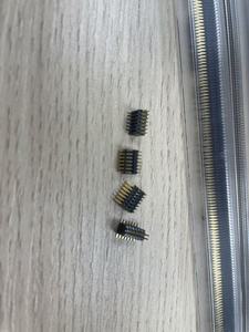 ขั้วต่อการ์ดแบบสองด้าน 140P ระยะห่าง 0.5 มม. สำหรับติดตั้งบน PCB รูปทรงสี่เหลี่ยมผืนผ้า ตัวเรือน ABS หน้าสัมผัสทองเหลืองชุบทอง - Product Image 2