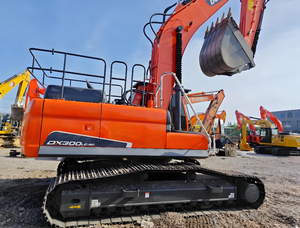 Escavatore Gommato Usato Doosan DX300LC-9C Arancione di Alta Qualità, 30 Tonnellate, 2023, per Costruzioni Pesanti, con Cambio e Motore Originale - Product Image 2