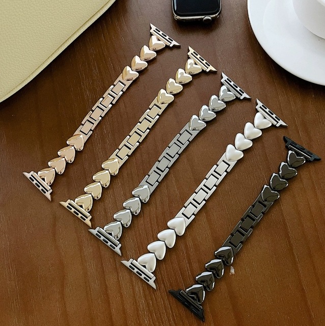 Wholesale Cute Heart Shape Metal Watch Band Custom Replacement Bracelet Strap for IWatch 40 42 44 45mm Smart Watch Wristband