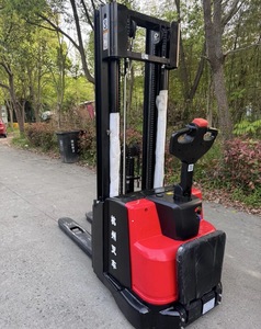 Chariot élévateur à palettes électrique compact avec capacité de 1,5 tonne, hauteur de levage de 5500 mm, type marcheur, auto-chargeur - Product Image 2