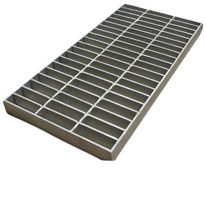 Grilles en acier de couverture de Drain de tranchée de tempête de grille en acier de trottoir résistant extérieur à charge élevée pour <span class=keywords><strong>le</strong></span> <span class=keywords><strong>pont</strong></span> - Product Image 6