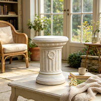 Socle de colonne cannelée romaine en résine blanc cassé texturée, fait main et peint à la main, support de plantes nautique, pilier de jardin classique