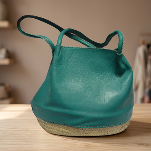 Bolso de Hombro de Piel de Becerro Premium para Mujer, de la Tienda Biyadina, Elegante, Verde, con Rayas, Múltiples Cierres, Moderno - Product Image 3