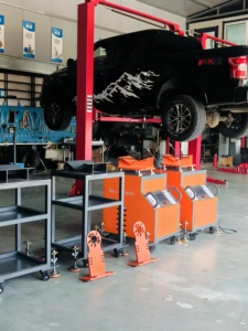 Machine d'essai automatique de suspension de rotation de tête bon marché Machine d'agitateur de voiture de détection de bruit anormal de suspension de châssis de voiture