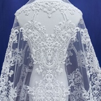 Tissu de dentelle lourdement brodé de perles et de sequins, style Cour européenne, en maille, pour robe de mariée, cape et voile