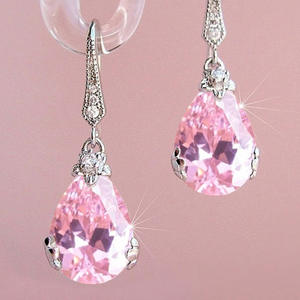 Boucles d'oreilles clous Millber-Strine en quartz rose, forme goutte d'eau, sertissage griffe, bijoux romantiques en cristal pour femme, à porter au quotidien - Product Image 3