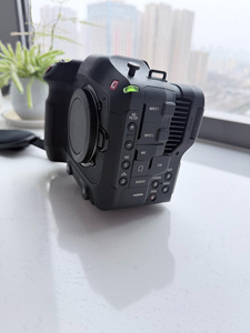 Cámara de Video Usada Canon EOS C70, Grabación de Video 4K, Cámara de Cine Digital Super 35mm - Product Image 3