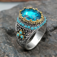 Modischer Neuer Saphir-Ring Vintage Diamantbesetzter Kissenförmiger Edelstein Zweifarbig Versilberter Hochzeitsgeschenk-Ring