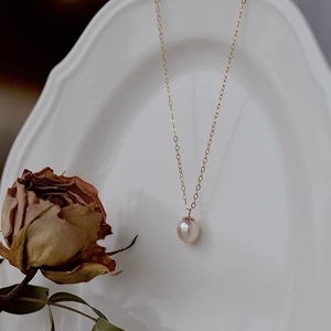 Collares de Alta Gama con Cadena de Hueso y Cierre de Oro de 14k, Estilo Simple y Elegante con Perlas de Agua Dulce Naturales de Gran Brillo y Baño de Cobre - Product Image 4