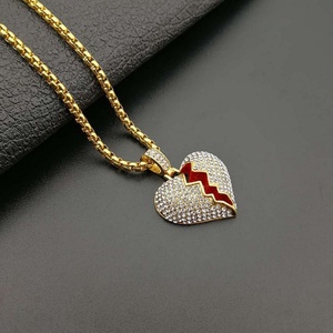 Collar con Colgante de Corazón Roto Pintado con Diamantes, en Acero Inoxidable Plateado, Superventas - Product Image 6
