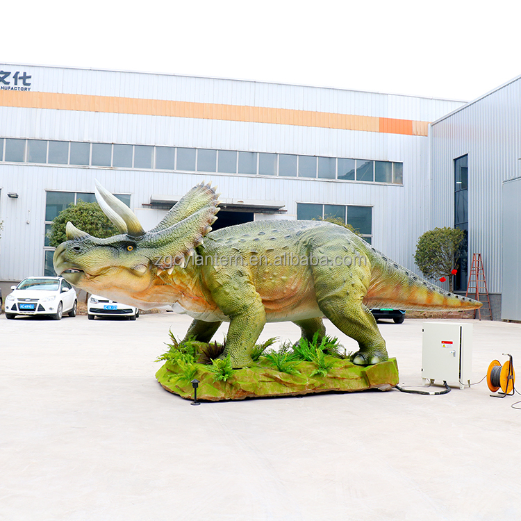 Tricératops animatronique L=6m