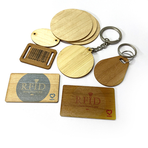 Échantillon <span class=keywords><strong>Gratuit</strong></span> Carte NFC en Bois Durable Carte RFID en Bambou Écologique Carte Intelligente Sans Contact en Bois NTAG213 pour Hôtel <span class=keywords><strong>de</strong></span> Luxe - Product Image 4