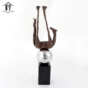 Pièces maîtresses créatives <span class=keywords><strong>de</strong></span> luxe en alliage d'étain coulée or et ruban cheval Figurine Sculptures articles <span class=keywords><strong>de</strong></span> décoration <span class=keywords><strong>de</strong></span> la maison pour le salon - Product Image 5